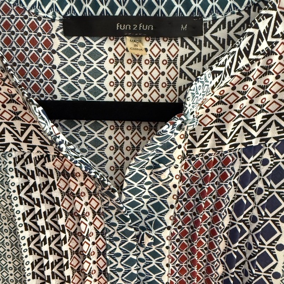 Fun 2 Fun Flora Ulrica Button Top - Picture 2 of 4